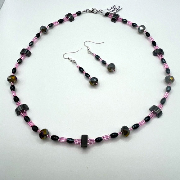 Hematite & Crystals Necklace Set - Picture 3 of 5